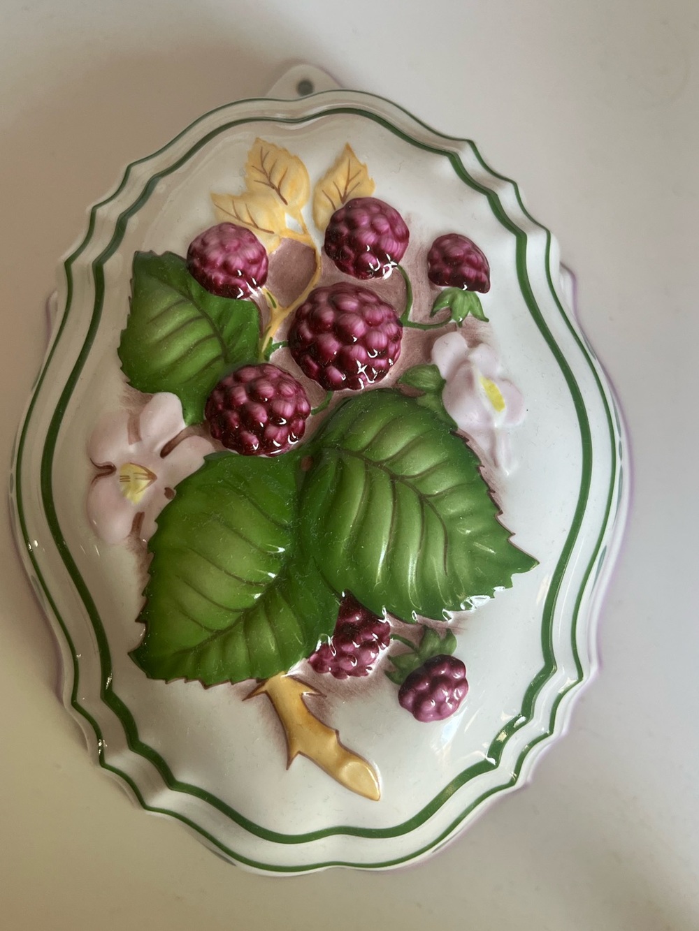 Vintage Franklin Mint Le Cordon Bleu Porcelain Mold Berry Design